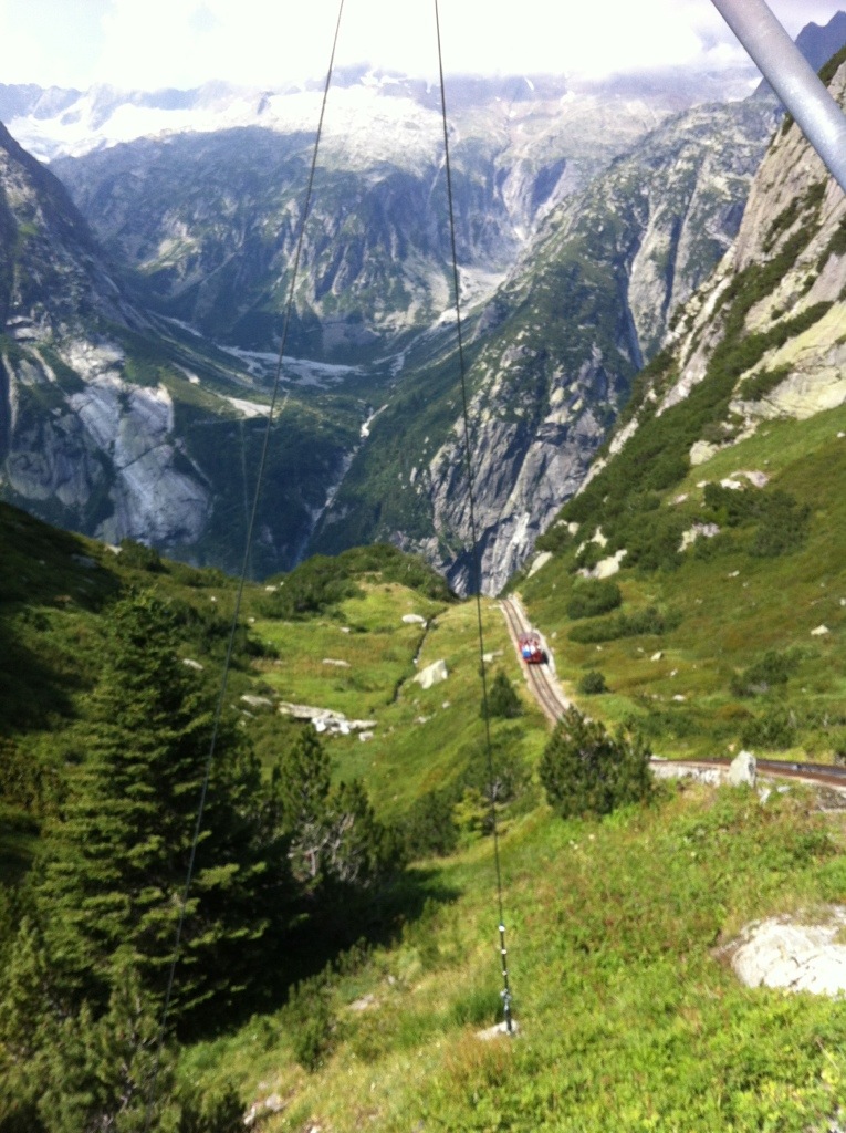 Ausblick von der Gelmerbahn